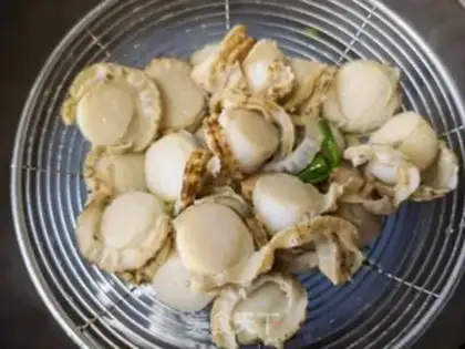 Make Oiled scallops step 6