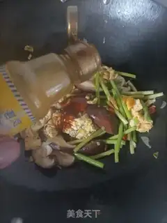 Make Garlic mushroom fried eggs step 14