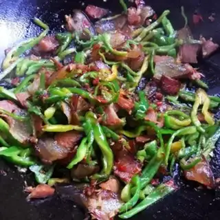 Make The green pepper makes sichuan meat step 8