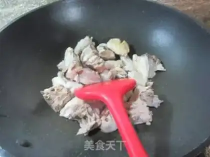 Make Yellow chicken step 1