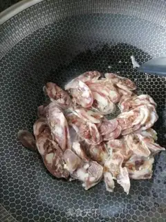 Make Weenie fried Dutch beans step 1