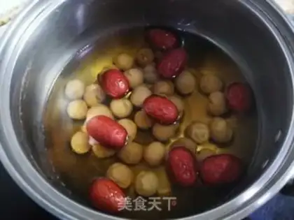 Make Red-tree apple cinnamon tea step 0
