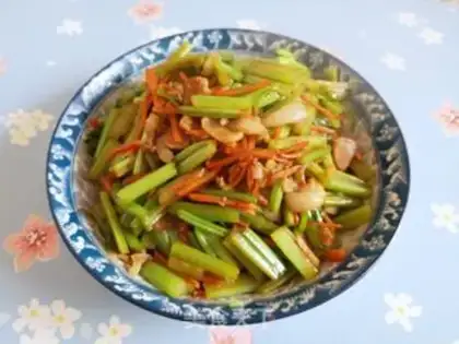 Make Five flowers and a celery step 8