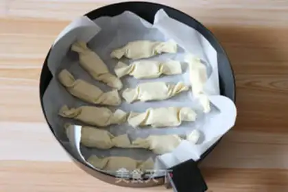 Make mayonnaise banana candy step 5