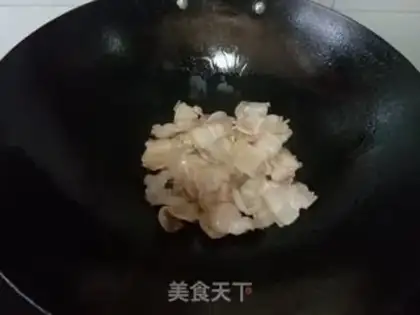 Make Garlic sprouts back to the pot step 4