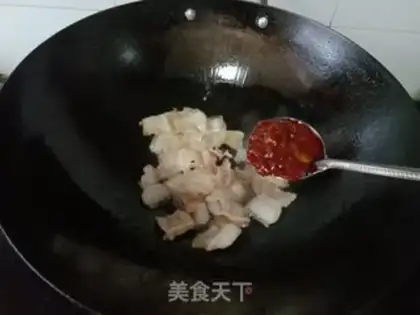 Make Garlic sprouts back to the pot step 6