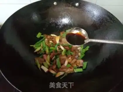 Make Garlic sprouts back to the pot step 9