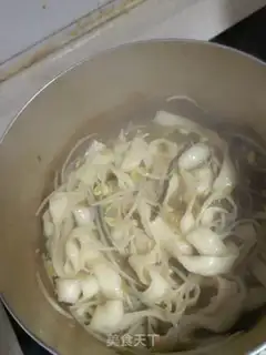 Make Pickle bean sprouts cut face step 3