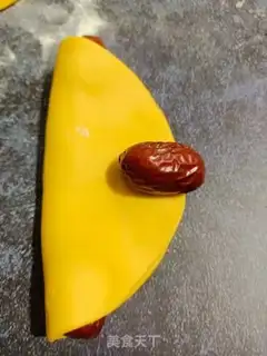 Make The date buns step 4