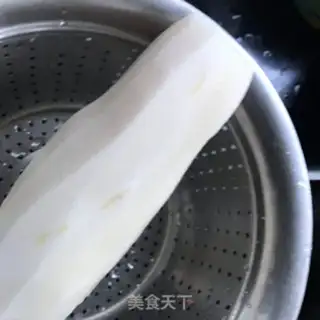 Make radish duck soup step 1
