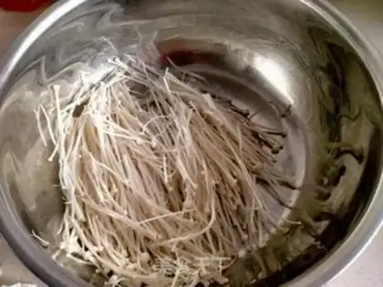 Make Golden fungus oils fan soup step 0