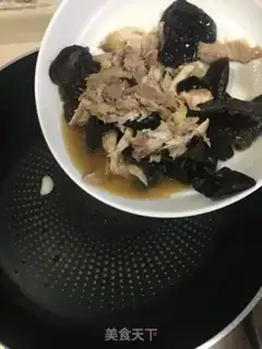 Make Pyramid garlic and fried chicken step 3