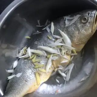 Make Red-hot yellowfish step 1