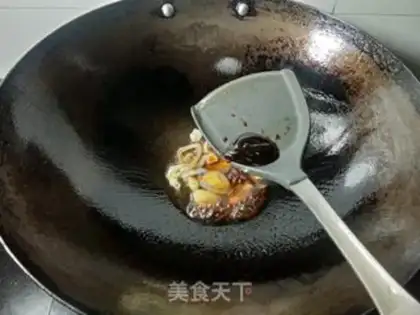 Make Red burning lion head step 15
