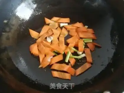 Make Mushroom carrots, fried meat step 3