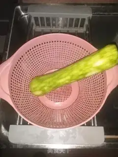 Make Spoon fan ball soup step 1