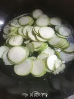 Make Spoon fan ball soup step 6