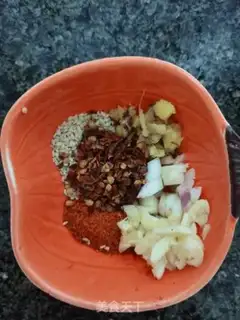 Make The cold hand tore the chicken step 0
