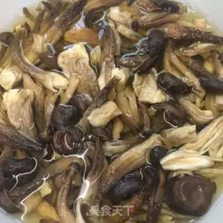 Make Five flowers and a moose mushroom step 1