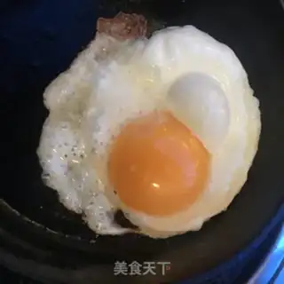 Make Beefball egg noodles step 1
