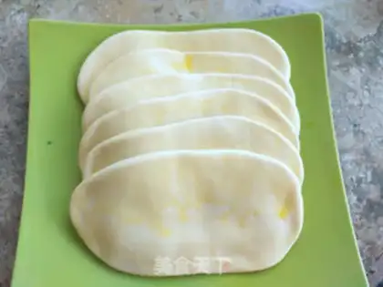 Make Hand grab cake step 3