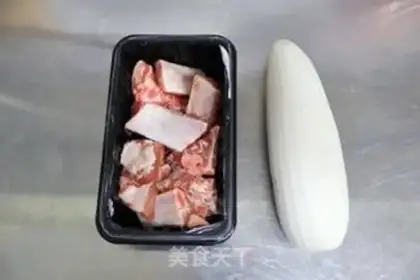 Make The rib, the radishe soup step 0