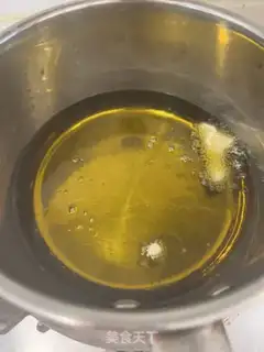 Make Pretzel mushrooms step 4