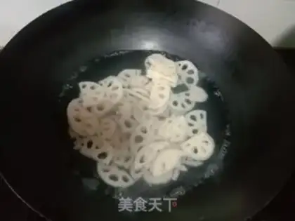 Make Five flowers for the fruit step 1