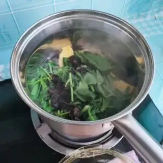 Make Spinach omelet soup step 6