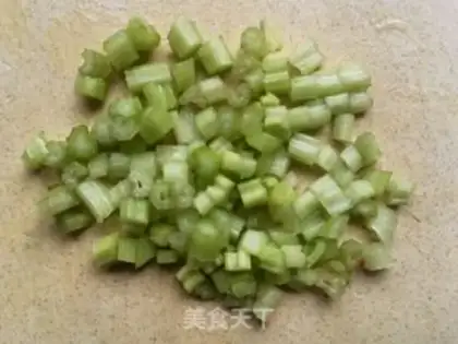 Make Little pepper peppers, celery, ham and rice step 3