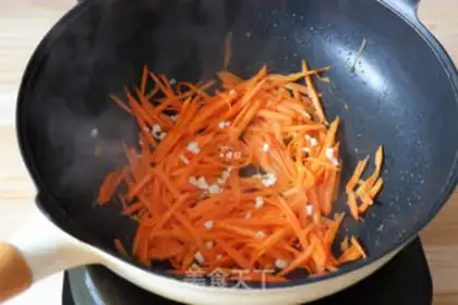 Make Flowers with expensive vegetable rolls step 4