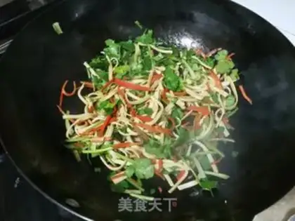 Make The carrots are fried step 4
