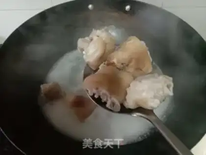 Make Hot pig hoof step 3