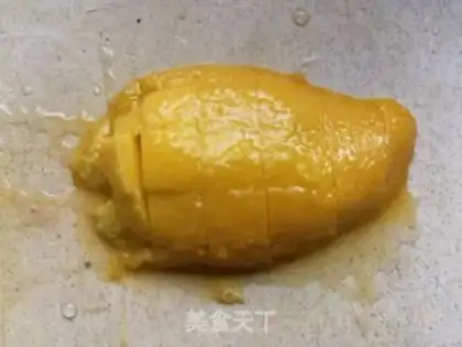 Make Mango strawberry olio yogurt cup step 1