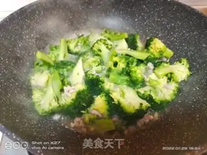 Make The meat is burning the blue flowers step 3