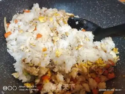 Make Carrot egg fried rice step 4