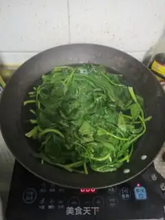 Make Scrambled spinach step 1