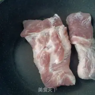 Make Celery fried meat step 1