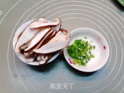 Make Thirteen mushroom wings step 1