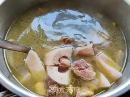 Make Chicken Lotus soup step 4