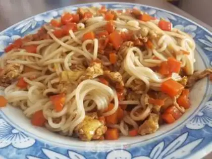 Make Carrot egg noodles step 4