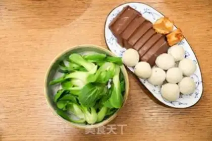 Make Fishball green soup step 0