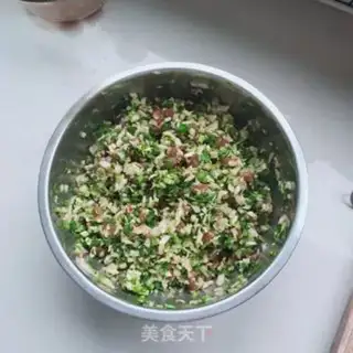 Make Pyramid and garlic step 6