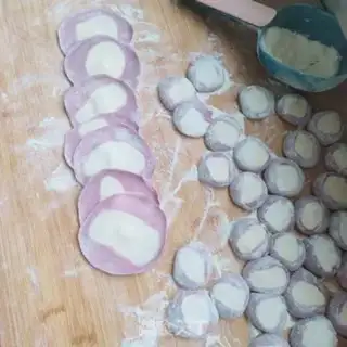 Make Pyramid and garlic step 8