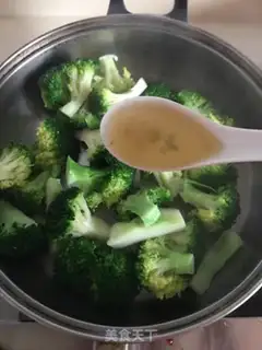 Make Garlic broccoli step 4