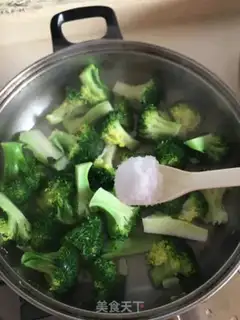 Make Garlic broccoli step 6