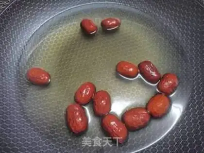 Make Chestnuts on red palms step 0