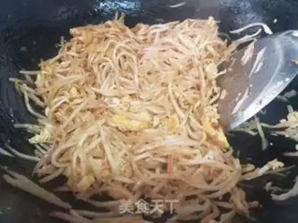 Make Red radish fried eggs step 3