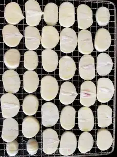 Make Homemade garlic powder step 2