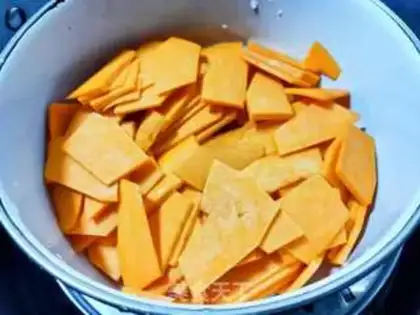 Make Pumpkin double rolls step 1